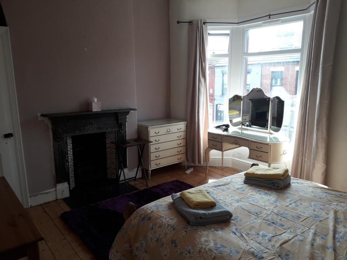Traditional House Near Liverpool City Centre Екстер'єр фото
