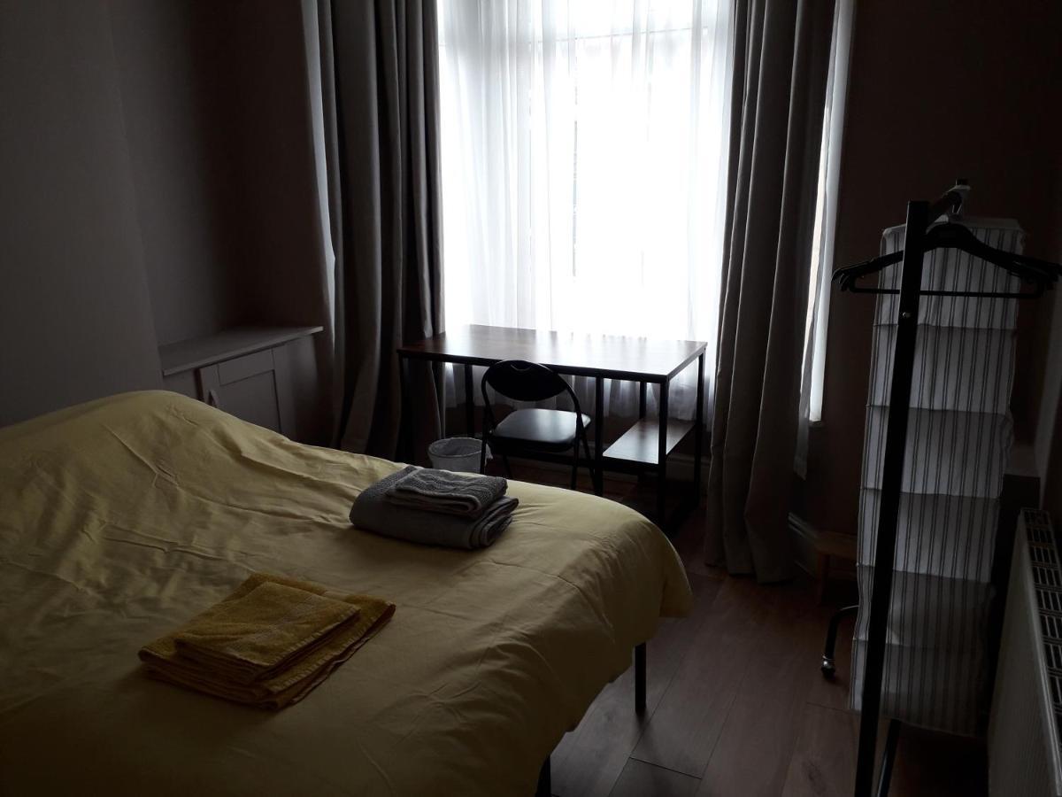 Traditional House Near Liverpool City Centre Екстер'єр фото