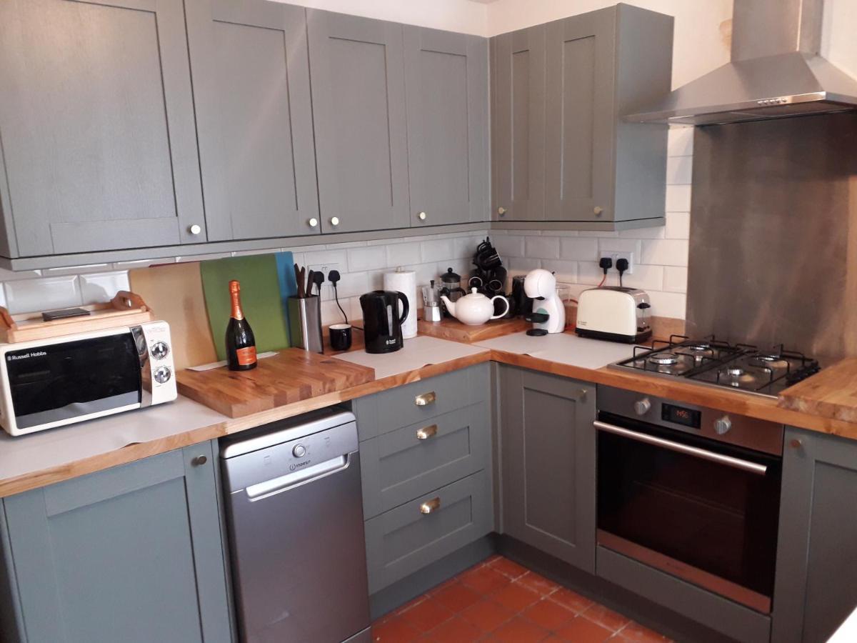 Traditional House Near Liverpool City Centre Екстер'єр фото